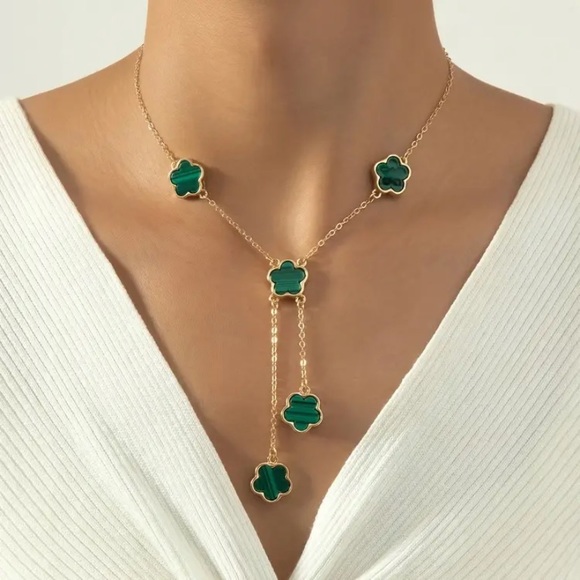 Green clover necklace Y shaped gold tone hypoallergenic material St Patrick’s! - Picture 1 of 2